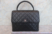 Load image into Gallery viewer, CHANEL Matelasse trapezoid hand bag Caviar skin Black/Silver hadware Hand bag 700090071