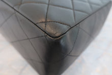 Load image into Gallery viewer, CHANEL Medium Matelasse single flap chain shoulder bag Lambskin Black/Gold hadware Shoulder bag 700050093