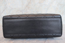 Load image into Gallery viewer, CHANEL Matelasse trapezoid hand bag Caviar skin Black/Silver hadware Hand bag 700090071