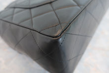 Load image into Gallery viewer, CHANEL Medium Matelasse single flap chain shoulder bag Lambskin Black/Gold hadware Shoulder bag 700050093