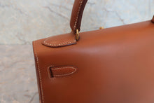 画像をギャラリービューアに読み込む, HERMES/エルメス ケリー28 クシュベル ゴールド 〇U刻印 ショルダーバッグ 800030101
