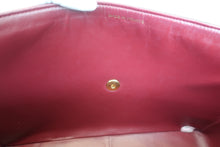 Load image into Gallery viewer, CHANEL Medium Matelasse single flap chain shoulder bag Lambskin Black/Gold hadware Shoulder bag 700050093