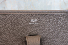 画像をギャラリービューアに読み込む, HERMES/エルメス エブリン3PM トリヨンクレマンス エタン C刻印 ショルダーバッグ 800060194