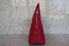 Load image into Gallery viewer, HERMES/BOLIDE 31 Epsom leather Ruby □N Engraving Shoulder bag 700100099