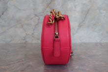 Load image into Gallery viewer, CHANEL CHANEL19 Round chain shoulder bag Lambskin Pink/Gold hadware/Silver hadware Shoulder bag 700050190