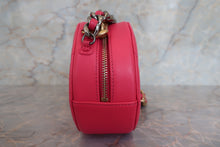 Load image into Gallery viewer, CHANEL CHANEL19 Round chain shoulder bag Lambskin Pink/Gold hadware/Silver hadware Shoulder bag 700050190