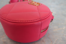 Load image into Gallery viewer, CHANEL CHANEL19 Round chain shoulder bag Lambskin Pink/Gold hadware/Silver hadware Shoulder bag 700050190