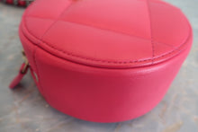 Load image into Gallery viewer, CHANEL CHANEL19 Round chain shoulder bag Lambskin Pink/Gold hadware/Silver hadware Shoulder bag 700050190