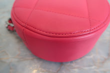 Load image into Gallery viewer, CHANEL CHANEL19 Round chain shoulder bag Lambskin Pink/Gold hadware/Silver hadware Shoulder bag 700050190