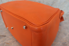 画像をギャラリービューアに読み込む, HERMES/エルメス リンディ30 トリヨンクレマンス オレンジ □M刻印 ショルダーバッグ 700030155