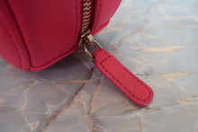 Load image into Gallery viewer, CHANEL CHANEL19 Round chain shoulder bag Lambskin Pink/Gold hadware/Silver hadware Shoulder bag 700050190