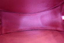 Load image into Gallery viewer, CHANEL CHANEL19 Round chain shoulder bag Lambskin Pink/Gold hadware/Silver hadware Shoulder bag 700050190