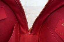 Load image into Gallery viewer, CHANEL CHANEL19 Round chain shoulder bag Lambskin Pink/Gold hadware/Silver hadware Shoulder bag 700050190