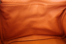Load image into Gallery viewer, HERMES LINDY 30 Clemence leather Orange □M Engraving Shoulder bag 700030155