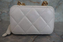 Load image into Gallery viewer, CHANEL Cambom Mini chain wallet Lambskin White/Gold hadware Shoulder bag 700050166