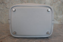 将图片加载到图库查看器,HERMES PICOTIN LOCK PM Clemence leather Blue pale U刻印 Hand bag 800030104