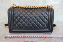 画像をギャラリービューアに読み込む, CHANEL/シャネル ボーイシャネルチェーンショルダーバッグ キャビアスキン ブラック/ゴールド金具 ショルダーバッグ 800080086