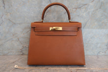 Load image into Gallery viewer, HERMES KELLY 28 Graine Couchevel leather Gold 〇X Engraving Shoulder bag 700070231