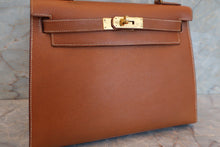 Load image into Gallery viewer, HERMES KELLY 28 Graine Couchevel leather Gold 〇X Engraving Shoulder bag 700070231