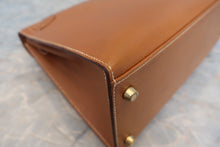 Load image into Gallery viewer, HERMES KELLY 28 Graine Couchevel leather Gold 〇X Engraving Shoulder bag 700070231