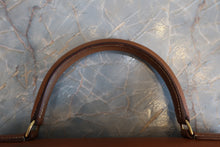 Load image into Gallery viewer, HERMES KELLY 28 Graine Couchevel leather Gold 〇X Engraving Shoulder bag 700070231