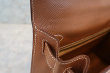 Load image into Gallery viewer, HERMES KELLY 28 Graine Couchevel leather Gold 〇X Engraving Shoulder bag 700070231