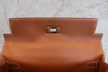 Load image into Gallery viewer, HERMES KELLY 28 Graine Couchevel leather Gold 〇X Engraving Shoulder bag 700070231