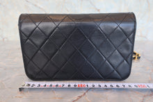 画像をギャラリービューアに読み込む, CHANEL/シャネル マトラッセプッシュロックチェーンショルダーバッグ ラムスキン ブラック/ゴールド金具 ショルダーバッグ 800090088