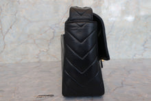 画像をギャラリービューアに読み込む, CHANEL/シャネル Vステッチショルダーバッグ ラムスキン ブラック/ゴールド金具 ショルダーバッグ 700100118