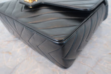 画像をギャラリービューアに読み込む, CHANEL/シャネル Vステッチショルダーバッグ ラムスキン ブラック/ゴールド金具 ショルダーバッグ 700100118