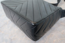 画像をギャラリービューアに読み込む, CHANEL/シャネル Vステッチショルダーバッグ ラムスキン ブラック/ゴールド金具 ショルダーバッグ 700100118