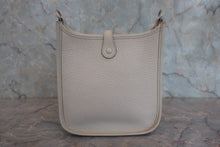 将图片加载到图库查看器,HERMES EVELYNE TPM Clemence leather Beton A刻印 Shoulder bag 800050019