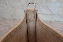 将图片加载到图库查看器,HERMES EVELYNE TPM Clemence leather Beton A刻印 Shoulder bag 800050019