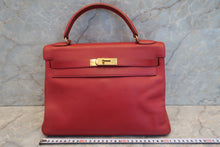 Load image into Gallery viewer, HERMES KELLY 32 Graine Couchevel leather Rouge vif Shoulder bag 600120307
