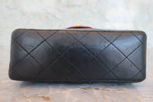 Load image into Gallery viewer, CHANEL Mini Matelasse By color chain shoulder bag Lambskin Black/Red/Gold hadware Shoulder bag 800060112
