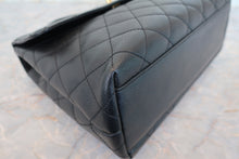 画像をギャラリービューアに読み込む, CHANEL/シャネル マトラッセ台形ハンドバッグ キャビアスキン ブラック/ゴールド金具 ハンドバッグ 700100130