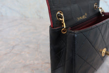 Load image into Gallery viewer, CHANEL Mini Matelasse By color chain shoulder bag Lambskin Black/Red/Gold hadware Shoulder bag 800060112
