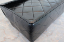 Load image into Gallery viewer, CHANEL Medium Matelasse single flap chain shoulder bag Lambskin Black/Gold hadware Shoulder bag 700090045