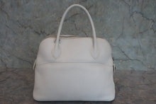 Load image into Gallery viewer, HERMES/BOLIDE 31 Clemence leather White □K Engraving Shoulder bag 800020101
