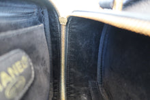 Load image into Gallery viewer, CHANEL CC mark Vanity Caviar skin Black/Gold hardware Vanity 800090211