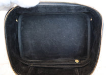 Load image into Gallery viewer, CHANEL CC mark Vanity Caviar skin Black/Gold hardware Vanity 800090211
