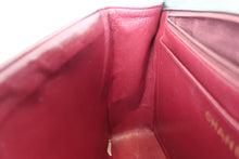 Load image into Gallery viewer, CHANEL Medium Matelasse single flap chain shoulder bag Lambskin Black/Gold hadware Shoulder bag 700090045