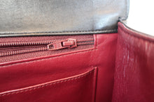 Load image into Gallery viewer, CHANEL Medium Matelasse single flap chain shoulder bag Lambskin Black/Gold hadware Shoulder bag 700090045