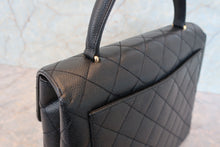 Load image into Gallery viewer, CHANEL Matelasse trapezoid hand bag Caviar skin Black/Gold hadware Hand bag 700090110