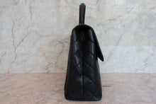 Load image into Gallery viewer, CHANEL Matelasse trapezoid hand bag Caviar skin Black/Gold hadware Hand bag 700090110