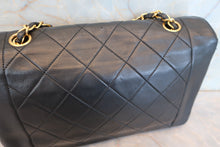 Load image into Gallery viewer, CHANEL  Matelasse chain shoulder bag Lambskin Black/Gold hadware Shoulder bag 700100125