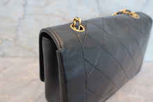 Load image into Gallery viewer, CHANEL  Matelasse chain shoulder bag Lambskin Black/Gold hadware Shoulder bag 700100125