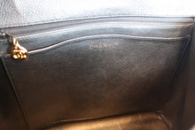 Load image into Gallery viewer, CHANEL Matelasse trapezoid hand bag Caviar skin Black/Gold hadware Hand bag 700090110