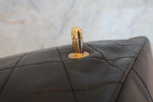 Load image into Gallery viewer, CHANEL  Matelasse chain shoulder bag Lambskin Black/Gold hadware Shoulder bag 700100125
