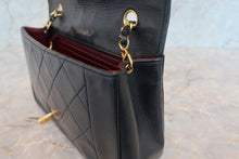 Load image into Gallery viewer, CHANEL  Matelasse chain shoulder bag Lambskin Black/Gold hadware Shoulder bag 700100125